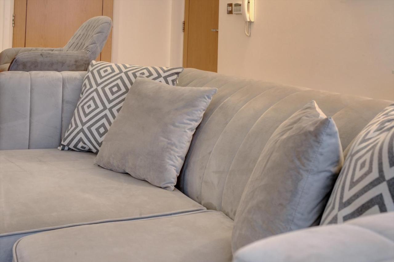 City Centre, 2 Bedroom, Secured Parking, 3 King Bed, Wifi Sleep 6 Guest Comfortable On Three King Size Beds, Jewellery Quarter , Birmingham City Centre , Allocated Secured Parking Exteriör bild
