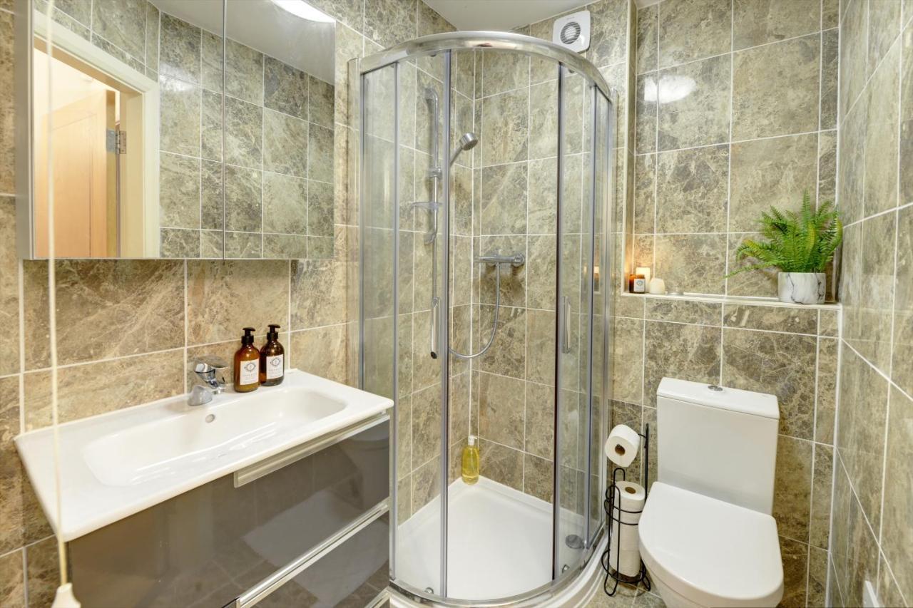 City Centre, 2 Bedroom, Secured Parking, 3 King Bed, Wifi Sleep 6 Guest Comfortable On Three King Size Beds, Jewellery Quarter , Birmingham City Centre , Allocated Secured Parking Exteriör bild